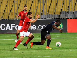 كيف أصبح الأهلى  غريباً فى بيته؟!