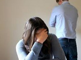 أب يدفع أبنته المريضة بالقلب بالخدمة فى البيوت