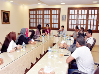 فى ندوة بـ«روز اليوسف»  صناع «بث مباشر»: الفساد «هش» ويحتاج إرادة شعب لإسقاطه