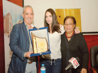 بياتريس دال: مصر آمنة.. ووقعت فى حب عمر الشريف