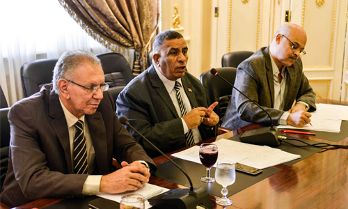 «الخدمة المدنية» يثير أزمة جديدة داخل البرلمان