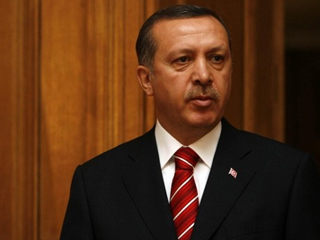 أردوغان يحتضن الدواعش.. ويغدر بـ«أوغلو»