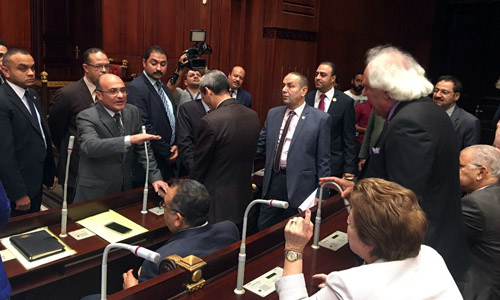 غياب وزير التعليم يشعل أزمة بين البرلمان والحكومة