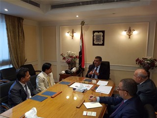 الشرقاوى يبحث مع «باجاج» الهندية خطة تطوير «القابضة للغزل والنسيج»