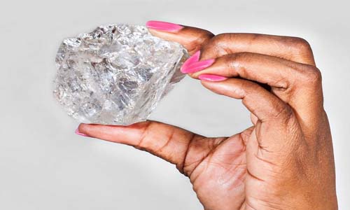 اللى ما يشترى يتفرج .. أكبر ماسة فى العالم بـ30 مليون دولار