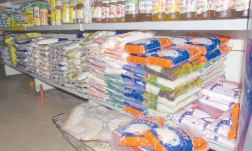 التموين لـ «التجار»: كتابة الأسعار على السلع ليست تسعيرة جبرية.. والتنفيذ فى يناير