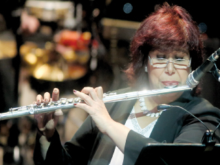 عزفها راجح داود ترنيمة «الصلاة الأخيرة» لشهداء مسجد الروضة