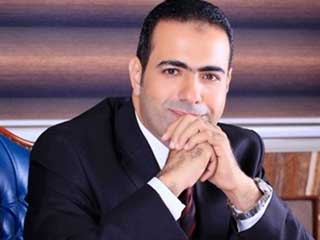 الجالية المصرية  بالإمارات توقع استمارات  «علشان تبنيها»