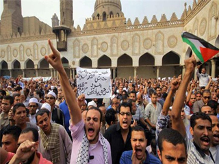 جامعة الأزهر تنظم وقفة  حاشدة بقيادة رئيسها لدعم القدس