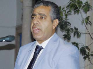 حمزة قناوى: الشعر وجهتى الوحيدة وأكتب ما يبشر بخلاص الإنسان