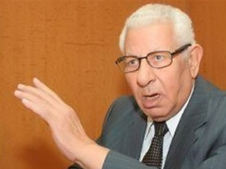 «نائب» يطالب الهيئات الإعلامية بإجراءات قانونية ضد إهانة «البرلمان»