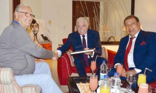 المنتجعات السياحية تتزين استعدادا لاحتفالات الكريسماس