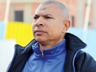 جماهير الدراويش تهاجم صانع الألعاب