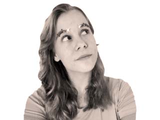 الفنون جنون.. حواجب على شكل شجرة كريسماس