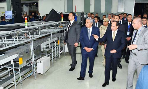 قابيل أمام الرئيس: الانتهاء من إنشاء 10 مجمعات صناعية مجهزة بالتراخيص فى الصعيد قبل نهاية 2018