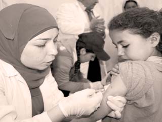 حملة للتطعيم ضد شلل الأطفال بالجيزة..  الدالى: تستهدف 1,7 مليون طفل.. وأكثر من 4 آلاف فرقة تجوب الشوارع