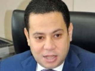 وزير قطاع الأعمال  يبحث تسوية مديونية الشركة القابضة للغزل والنسيج