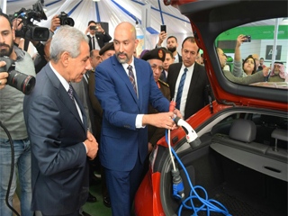 افتتاح أول شبكة شحن للسيارات الكهربائية فى مصر بمحطات شركة «وطنية»