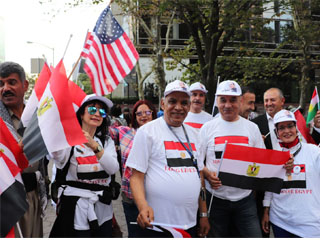المصريون فى الخارج يدعمون الجيش برفع الإعلام فى عواصم العالم