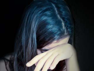 هبة تطلب الخلع.. «مش عاوز يغير التليفزيون ويجيب شاشة»