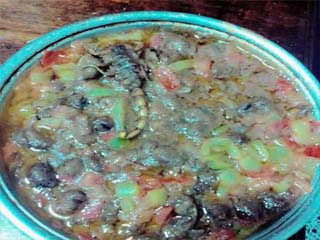 فول بالعقارب.. وجبة لطلاب جامعة أسيوط