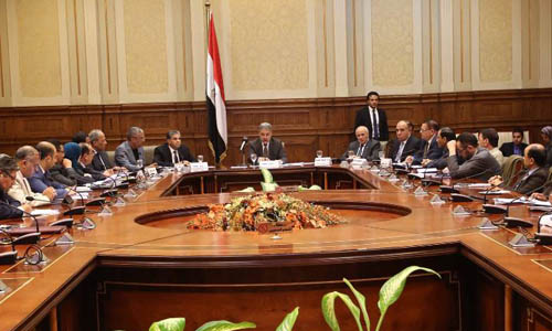 الحكومة تعلن خطتها لحل أزمة القمامة ووزير البيئة يكشف مصادر التمويل