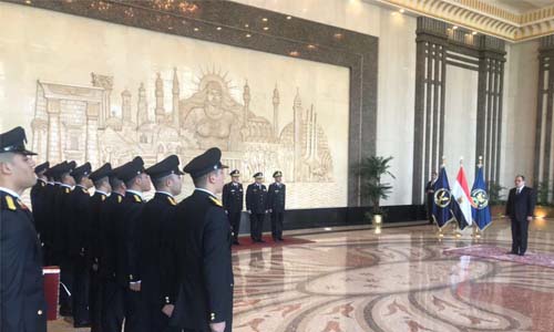 وزير الداخلية يشهد حفل تخريج دفعة استثنائية للضباط المتخصصين