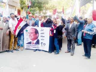 «ارسم بسمة» ترد حق الشهداء بـ«مسيرة للمعلمين»