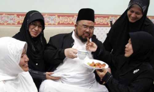 علماء الأزهر يرفضون مبادرات تعدد الزوجات لحل مشكلة العنوسة
