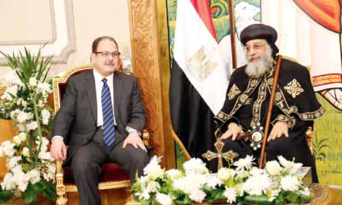 وزير الداخلية يزور الكاتدرائية.. والبابا: تضحيات الشرطة نموذج مشرف