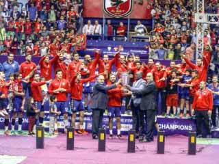 «الإفريقى لليد» يمنح الأهلى درع التميز