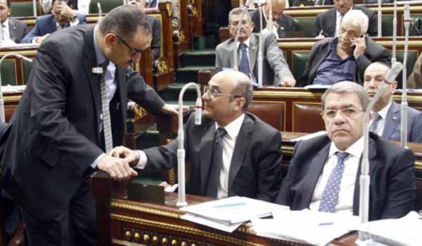 الوزراء يلجأون لوساطة برلمانية لزيادة مخصصاتهم بالموازنة الجديدة