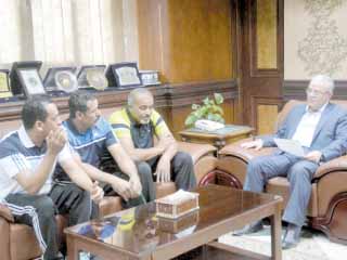 محافظ المنيا يكرم لاعبين حصلا على برونزية المنتخب القومى لكرة السلة