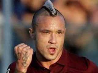 ناينجولان: لا أعرف لماذا أنا خارج المونديال؟