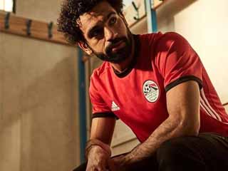 «صلاح» فى مصر لحضور فرح شقيقه