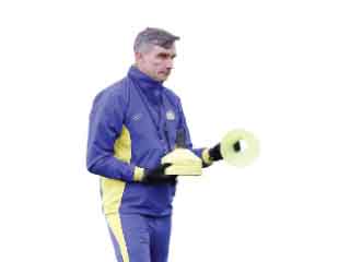 كارتيرون يضع  «خطة إنقاذ» الأهلى