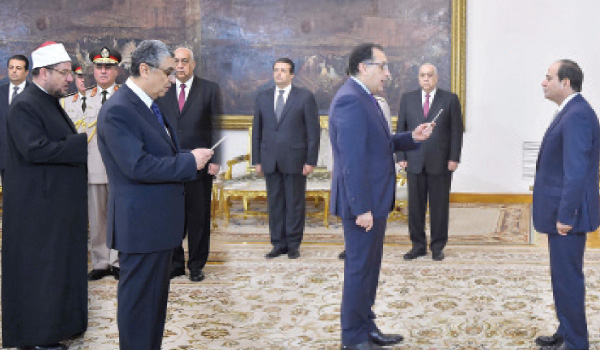 حكومة «الأمل» تؤدى اليمين أمام «السيسى»