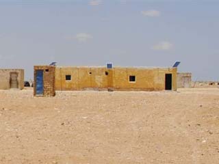 «أجعوين» 200 فرد يعيشون بالطاقة الشمسية