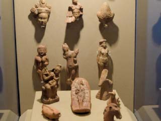 «التراكوتا».. خفة ورشاقة وجمال فى متحف تل بسطة بالشرقية