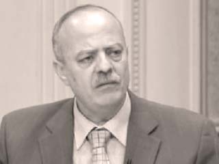 «عمومية الأطباء» تدرس الاستقالات الجماعية.. اليوم