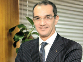 وزير الاتصالات يبحث عن قيادات