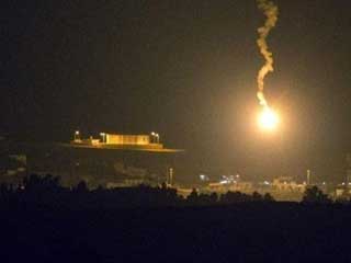 الاحتلال الإسرائيلى يشن غارات على منشآت عسكرية فى غزة