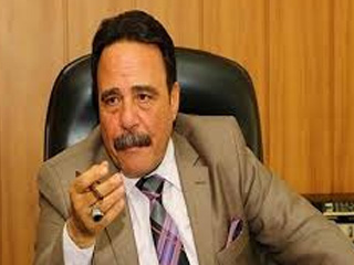 يعد تقريرًا عن زيارة الوفد البرلمانى العمالى للبحرين لعرضه على السيسى