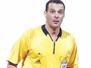 «خناقة» فى معسكر الحكام ببورسعيد