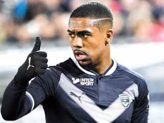 غدر برشلونة يثير غضب الطليان