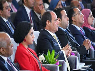 السيسى: «لو تخيرونى بين إنى آكل ولا أعالج هختار العلاج»
