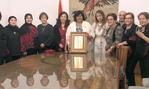 وزيرة الثقافة تستقبل وفد «يا ستى»  المشارك بمهرجان القلعة