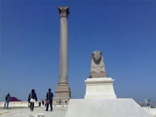 عمود السوارى.. رأس القائد الرومانى بومبى الذى فر من يوليوس قيصر