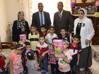 هدايا وعيديات لـ«الأيتام» بشبين الكوم