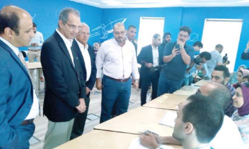 وزير الاتصالات : نسعى لجذب استثمارات للمناطق التكنولوجية وتوصيل الإنترنت فائق السرعة إلى ١٧٨٣ مدرسة